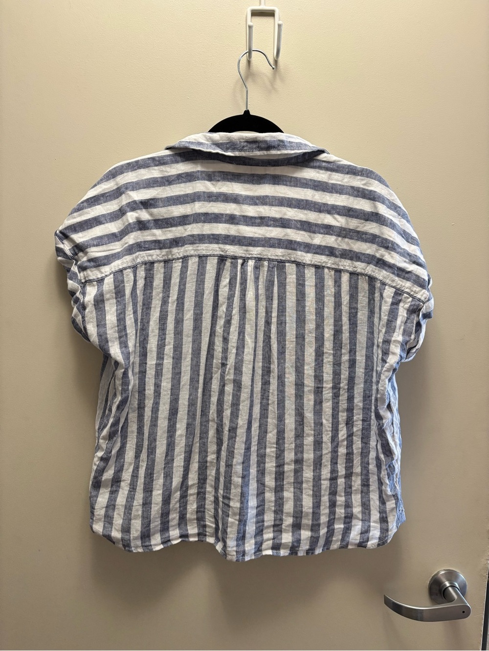 beachlunchlounge cotton/linen blend Blue & White Striped Button-Up - Picture 3 of 4